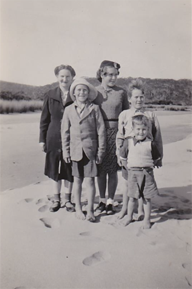 Coalmine Beach, 1942